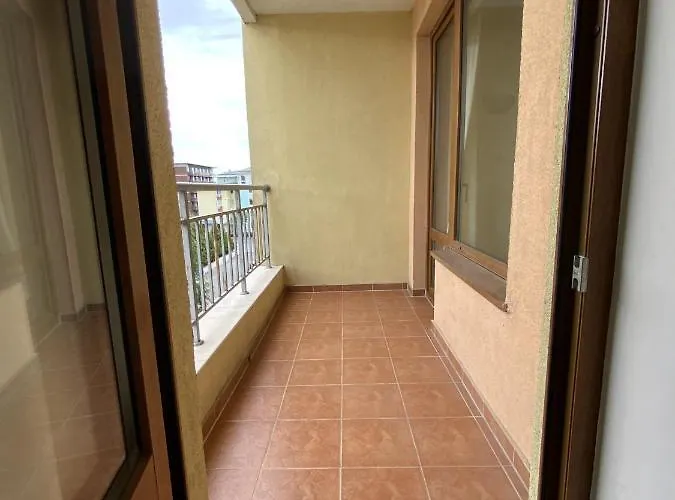 Royal Dreams Солнечный берег